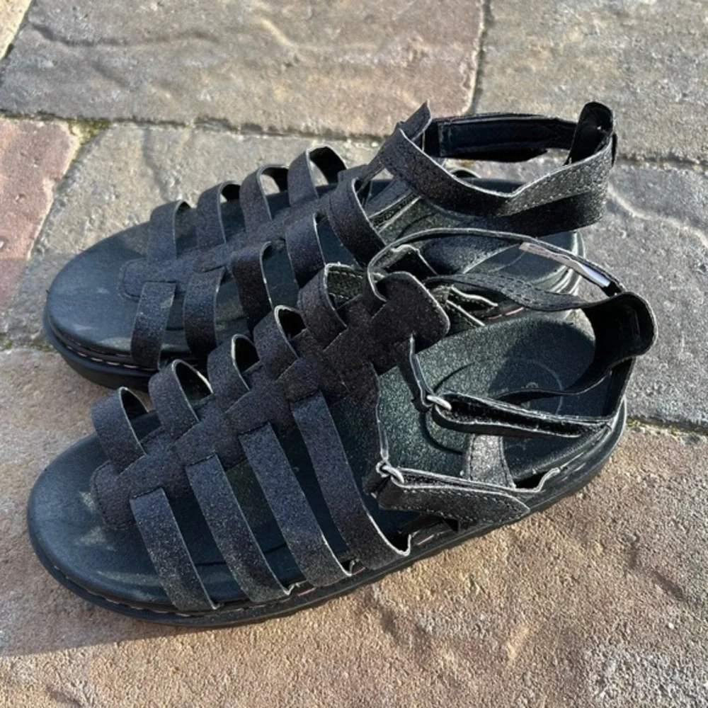 Self Esteen Black Shimmery Strappy Rubber Lug Sole Girl's Size 3 Sandals New